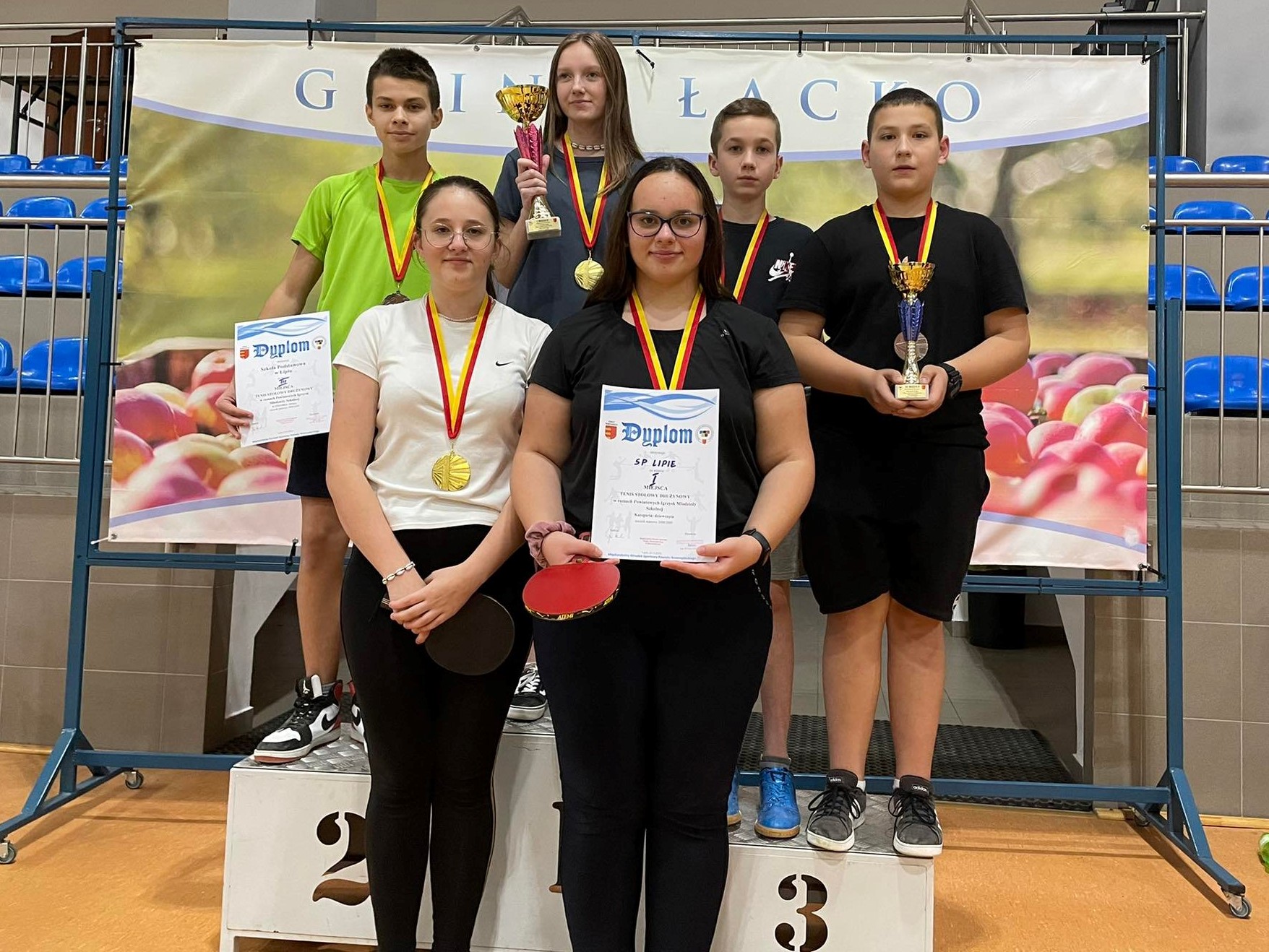 IMS – Dziewczęta z Lipia mistrzyniami powiatu ! Chłopcy z brązowym medalem.